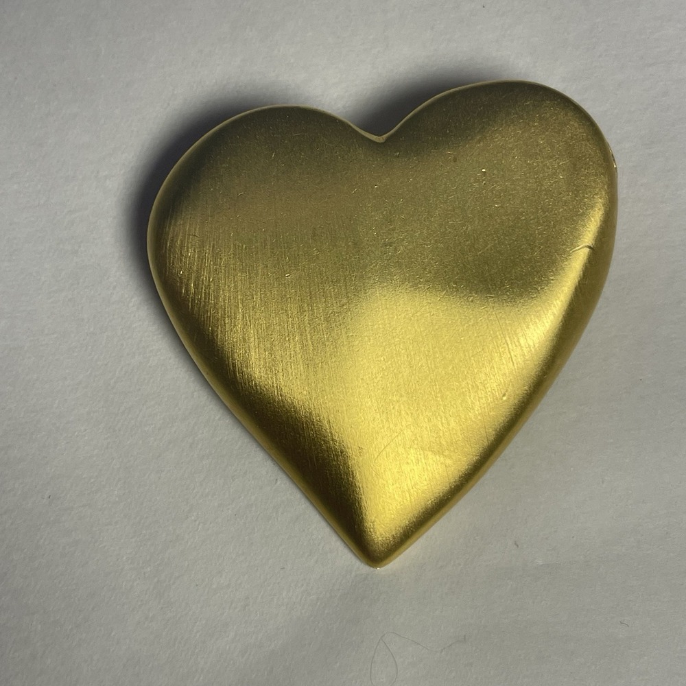 Victoria's Secret Vintage Gold Tone Brushed Heart Brooch Pin Accessory - Picture 3 of 4